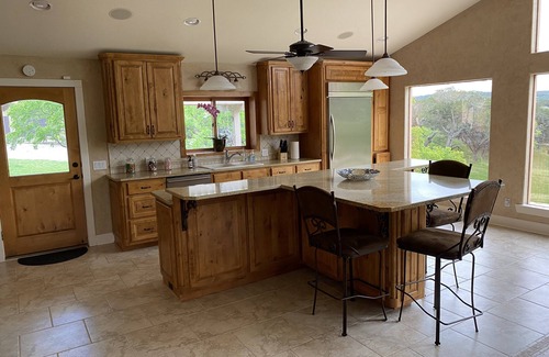 Ingram House | LIVE WATER LODGE on Johnson Creek 5 Bedrooms sleep 11, 4 1/2 baths
