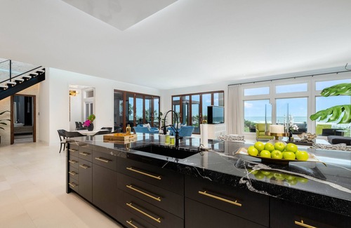 Crescent Beach House | LIVE YOUR BEST BEACH LIFE!