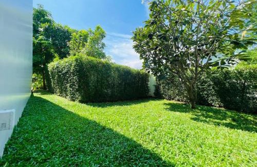Pak Nam Pran Villa | Lively Holiday Home