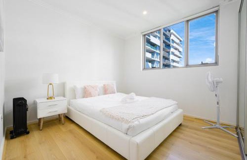 Liverpool Apartment | Liverpool 3Br Apt near Train Shop Hospital 8ppl
