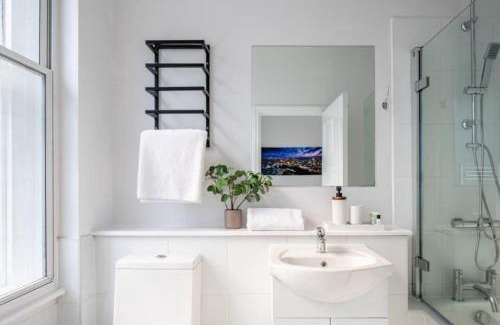 Spitalfields Apartment | Liverpool street Apartment