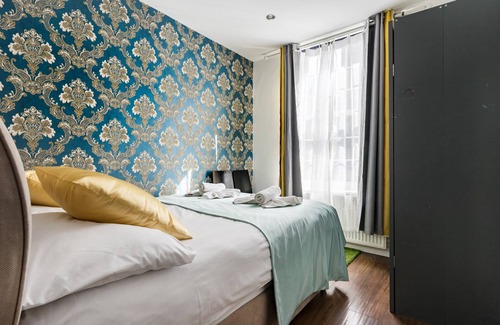 Spitalfields Apartment | Liverpool Street House - Large 2 Bedroom Apartment