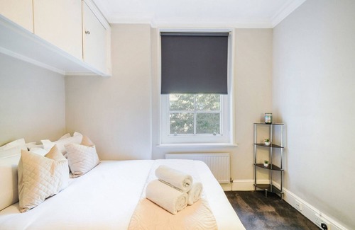 Vincent Square Apartment | Livestay Chic 2BR Westminster Apt Gym & Garden