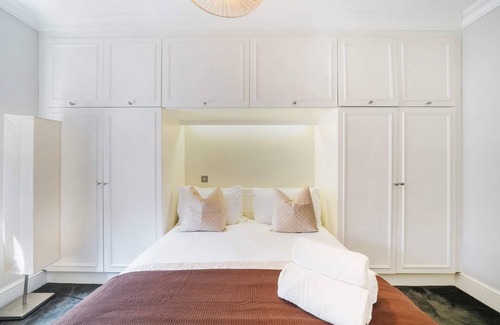 Vincent Square Apartment | Livestay Chic 2BR Westminster Apt Gym & Garden