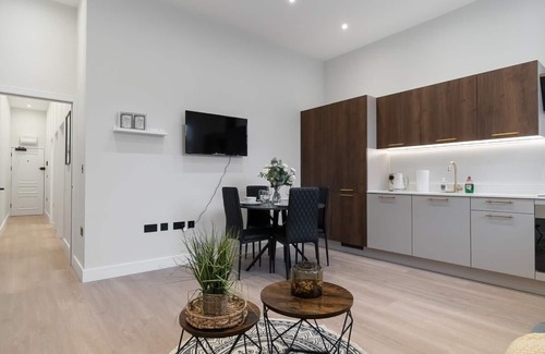 Westcliff-on-Sea Apartment | Livestay Luxury 2Bed Flat in Southend-on-Sea 2