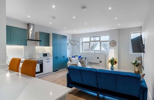 Westcliff-on-Sea Apartment | Livestay Luxury 2Bed Flat in Southend-on-Sea 8