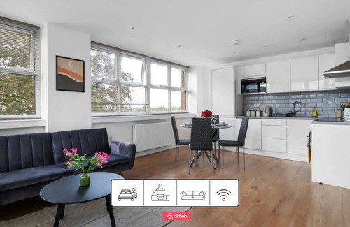 Aylesbury Apartment | Livestay Modern Two Bed Apartment in Aylesbury4