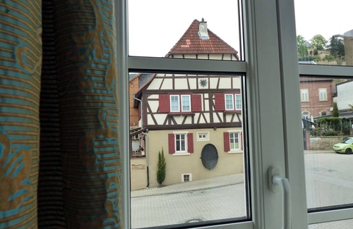 Neustadt an der Weinstrasse Apartment | Living HAARDTER WINZER (1) renovated and lovingly decorated