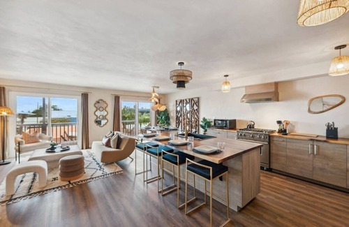 La Jolla Condo | Livin' Lux in La Jolla | Beach | AC | Shops