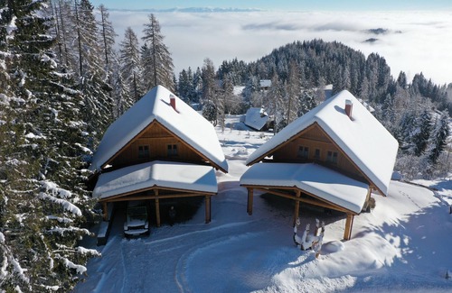 Albeck Ski Chalet | Living above the clouds in a log cabin