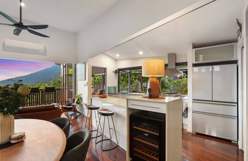 Redlynch House | Living On The Edge - A Private Oasis in Paradise