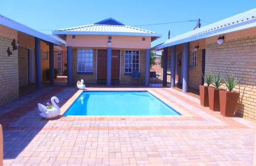 Bobonong House | Living Quarters BNB