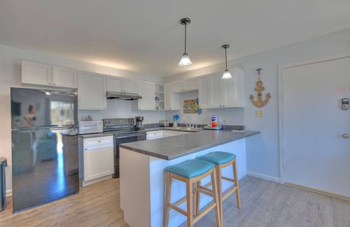 Gulf Shores Condo | "Living the Dream" 2 Bedroom Ocean View Cozy Condo