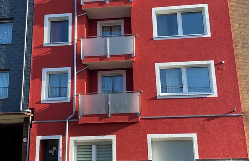 Wanheimerort Apartment | Living with a view of the Rhine - 3rd floor