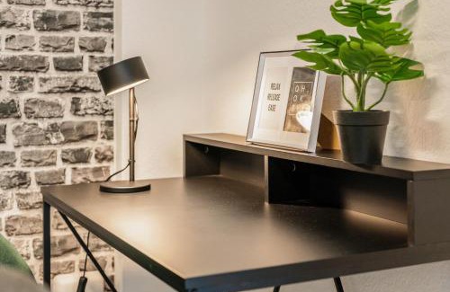 Pforzheim Apartment | LIVINGLike-Apartment - Central & Spacious with Balkony & Garage, Coffee - 103m2