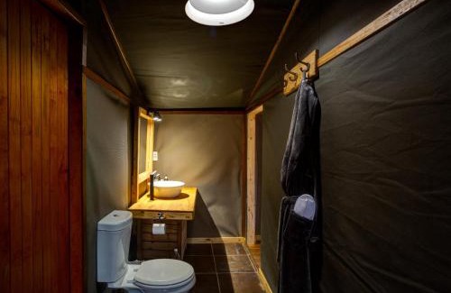 Goanikontes Cabin | Livingstone's Private Tented Lodge