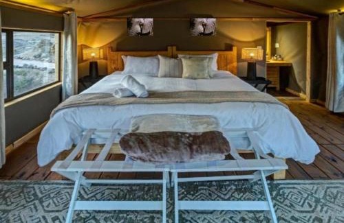 Goanikontes Cabin | Livingstone's Private Tented Lodge