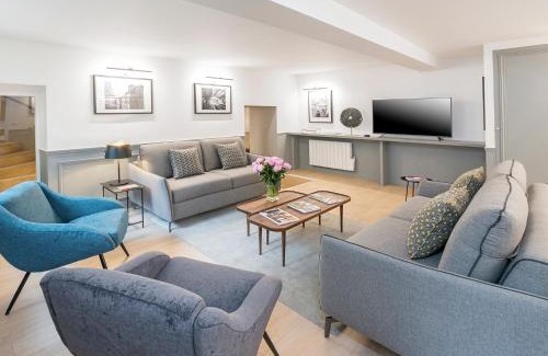 Ternes Apartment | LivinParis - Luxury 3 Bedrooms Arc de Triomphe I
