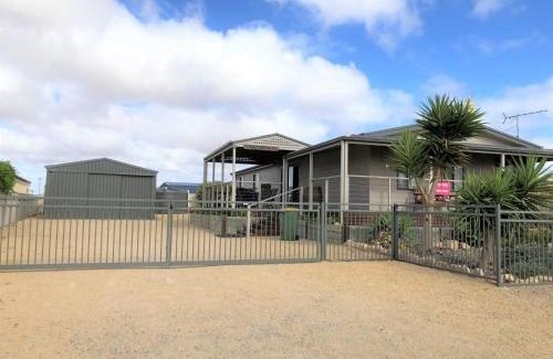 Para Wurlie House | Livnthadream - Point Turton