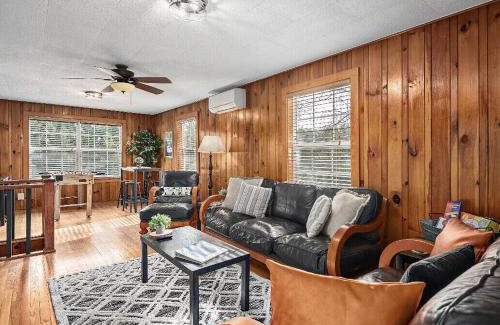 Lake Junaluska House | Livy's Lake Retreat, 3min walk to Lake Junaluska!