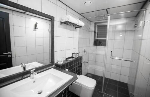 Yelahanka Hotel | Liwa - The Transit Hotel, Bengaluru