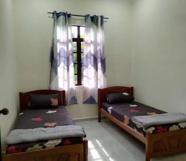 Kampung Gong Pipit House | Liza's Homestay