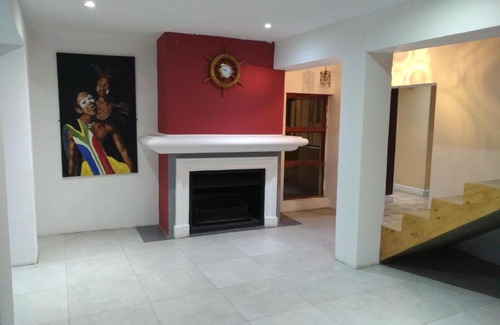 Guguletu House | Liziwe's Guest House