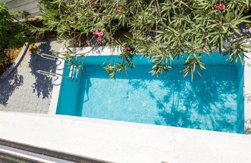 Malavli Villa | ll EMPYREAN STAY ll SUNFLOWER VILLA ll 3BHK ll AC ll PVT POOL ll FREE WIFI ll
