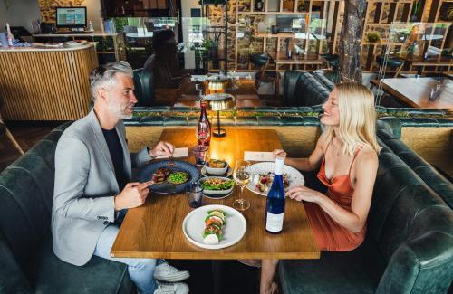 Pontyclun Hotel | Llanerch Vineyard Hotel