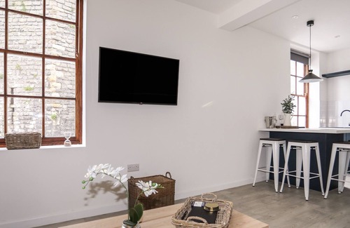 Bont Newydd Apartment | LLETY PEN DEITSH 1, family friendly in Caernarfon