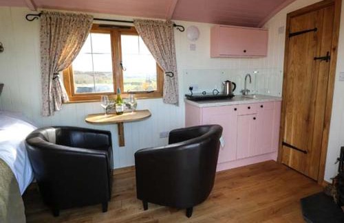 Holyhead House | Llety'r Bugail