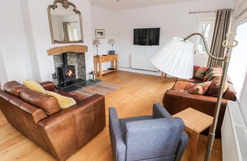 Llanfallteg House | Llety'r Llwynog