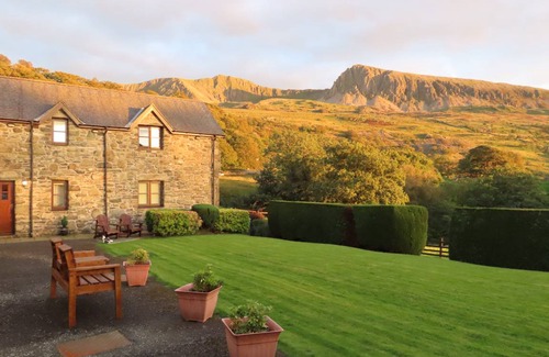 Dolgellau Cottage | Llety Tyddynmawr