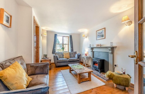 Llanybydder House | Llofft Gwair