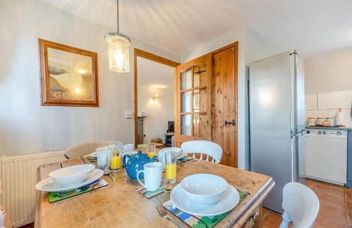 Llanybydder House | Llofft Gwair