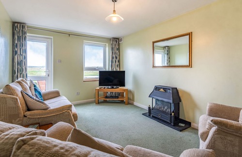 Ty Croes Cottage | LLONYDD, pet friendly, country holiday cottage in Aberffraw