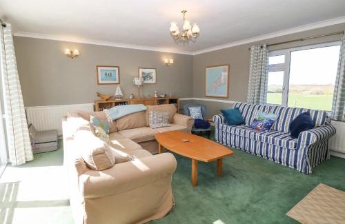 Edern House | Llwyn Celyn