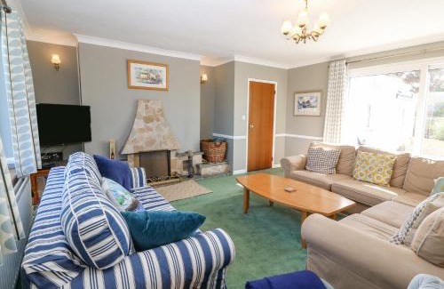 Edern House | Llwyn Celyn