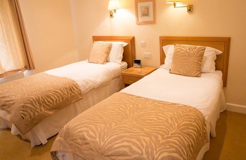 Merthyr Tydfil House | Llwyn Onn Guest House