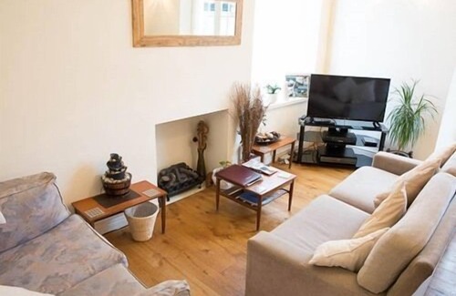 Merthyr Tydfil House | Llwyn Onn Guest House