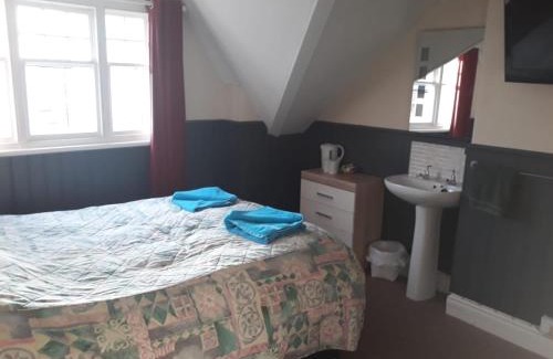Aberystwyth House | Llwynygog Guest House