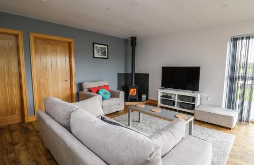 Bethania House | Llyn Cae Ty Nant Fishery Holiday Let