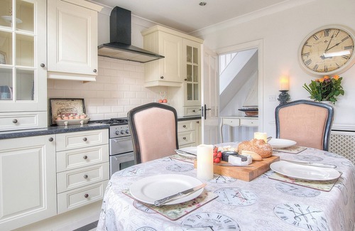 Rhoshirwaun Cottage | Llyn Peninsula holiday house near Aberdaron is a spacious pristine house set in mature gardens.
