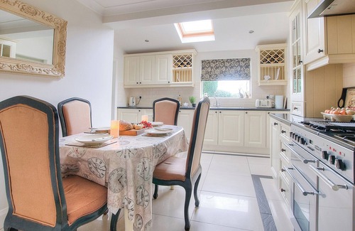 Rhoshirwaun Cottage | Llyn Peninsula holiday house near Aberdaron is a spacious pristine house set in mature gardens.