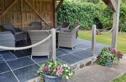 Aberaeron Apartment | Llys Bach Apartment, Aberaeron Sleeps 4