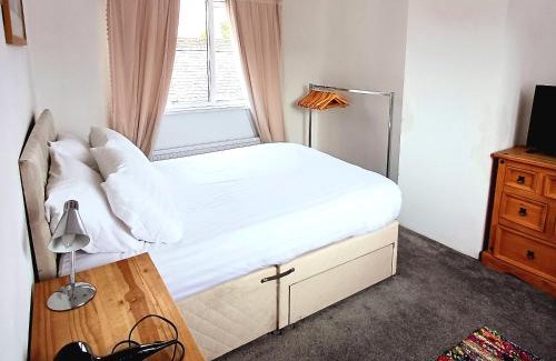 Llanfairpwllgwyngyll House | Llys Ifor holiday home
