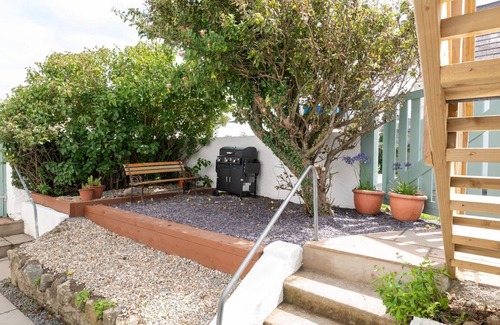 Rhosneigr House | Llys Y Celeste: 5 bedroom pet-friendly holiday home in Rhosneigr