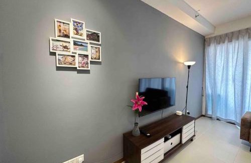 Tanjung Bungah Apartment | LM HomeyB 3BR Coastline Family Suite for 4-14 Pax with Nexflix & Coway Water Purifier