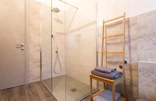 Villair-Amerique House | Lo Sherpa Holiday Home