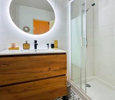 Villefranche-sur-Saone Apartment | LOASIS-T4 Confortable Proche Gare & Centre-Ville